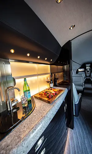 ARJets Full-Service Management