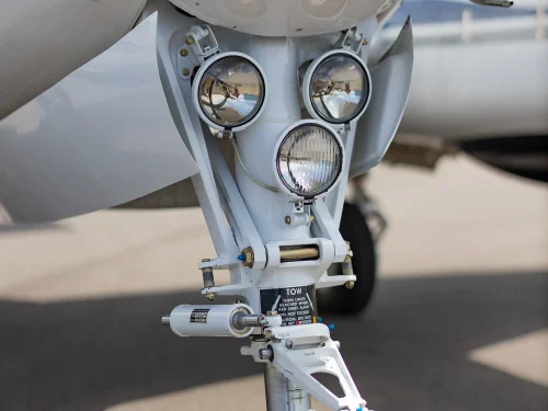Landing lights - 1978 Beechcraft King Air E90 N12AX