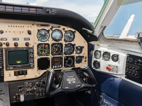 Cockpit - 1978 Beechcraft King Air E90 N12AX
