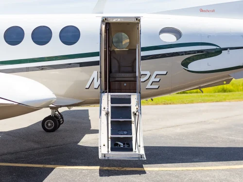 Airstairs - 2005 Beechcraft King Air B200 N29PE