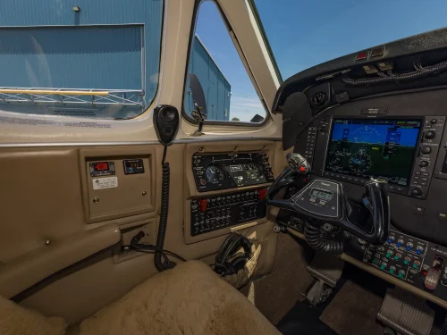 Cockpit - 2005 Beechcraft King Air B200 N29PE